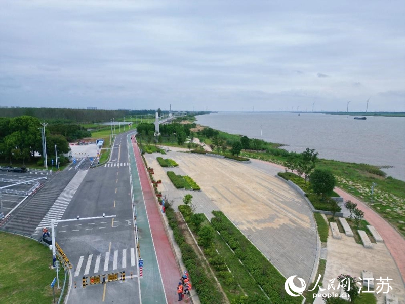 新开通的南通海门江安路。人民网记者 王继亮摄