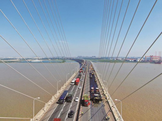 8月21日至9月18日苏通大桥开展集约化养护